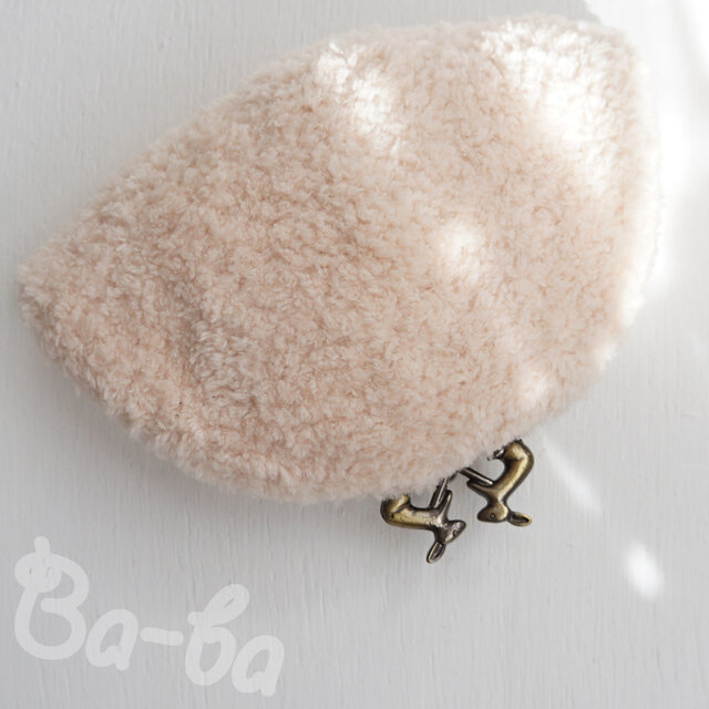 ばあば作☆さらに大きめ・ふわふわモールヤーンのがま口（ゆき・C1555）