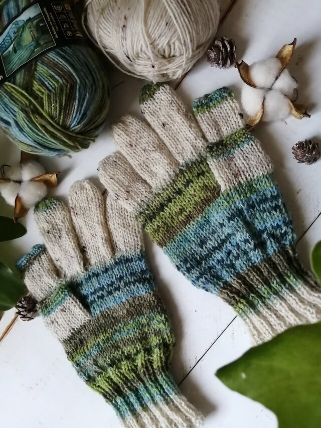 タンクタイ橋〜オパール毛糸のスマホ対応5本指手袋