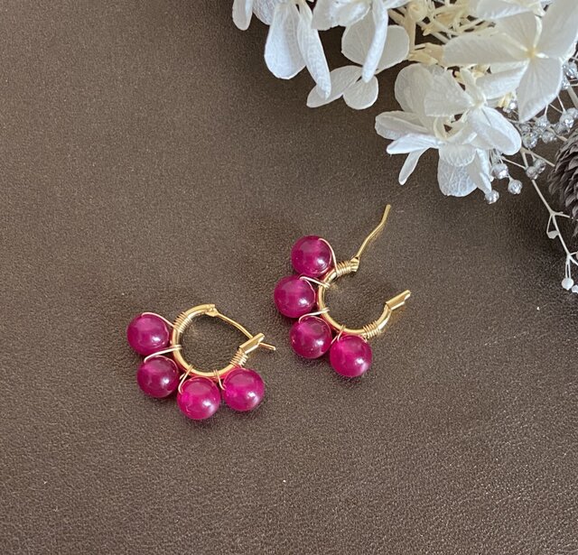 【SALE】 K16GP ピンクカルセドニー ルビーカラー フューシャピンク ピアス