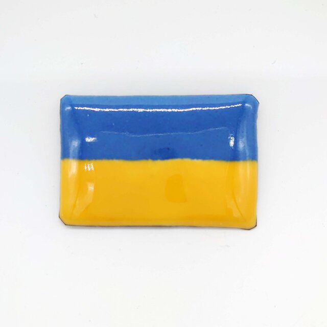 【売上50%寄付】ウクライナ国旗の七宝焼ブローチ[受注生産]の画像1枚目