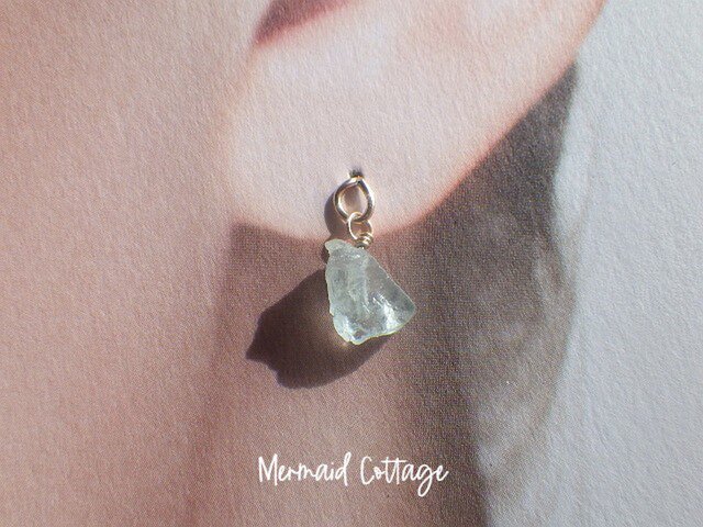 ☆3月誕生石☆*14kgf* Tiny Raw Aquamarine II アクアマリン原石ピアス