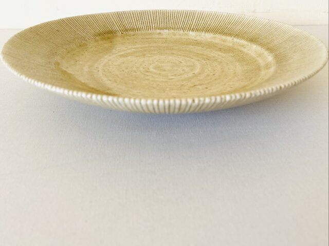 8寸5分皿＊黄瀬戸 | iichi 日々の暮らしを心地よくするハンドメイド
