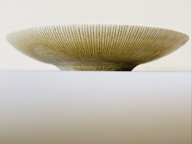 8寸5分皿＊黄瀬戸 | iichi 日々の暮らしを心地よくするハンドメイド