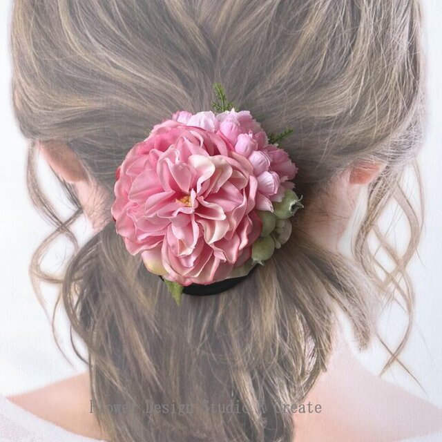 ピンクの薔薇とブルーベリーのヘアゴム お花 ヘアゴム 髪飾り お出掛け