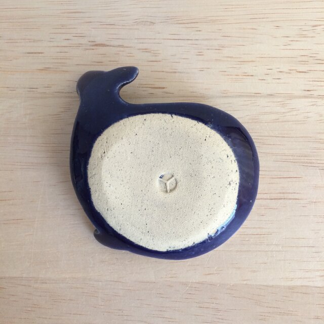 クジラ豆皿 | iichi 日々の暮らしを心地よくするハンドメイドや