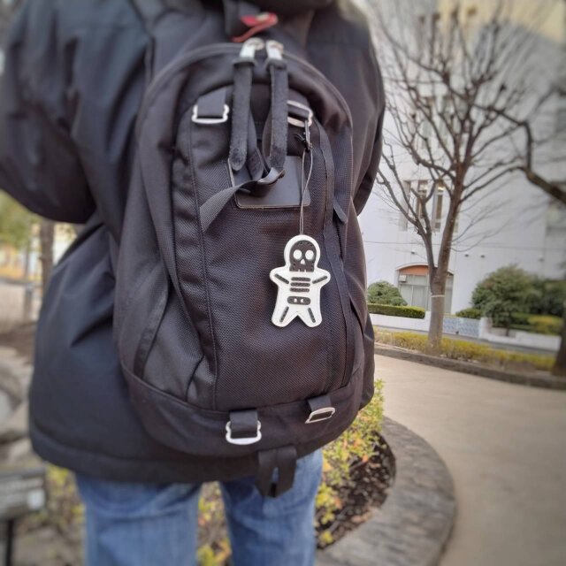 レザーで出来たスカルチャーム