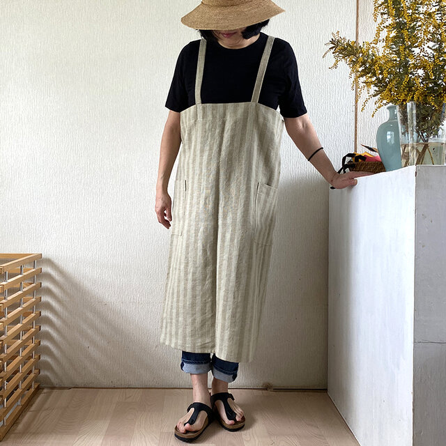 SALE 肩ヒモを細くしたバッククロス・エプロン中　リネンキャンバス・ストライプ