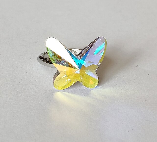 スワロフスキー 大きい蝶（稀少18mm クリスタルオーロラ）の 幸運
