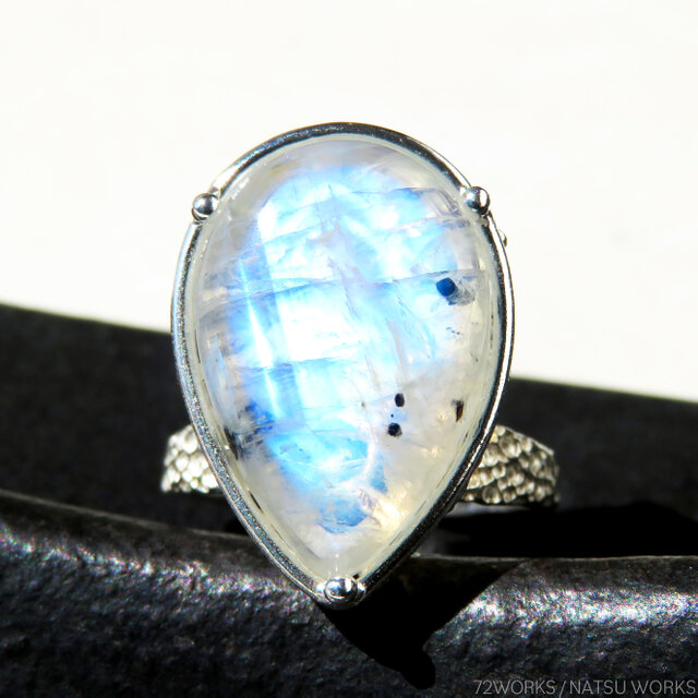 トルマリン in ムーンストーン リング / Black Tourmaline Moonstone