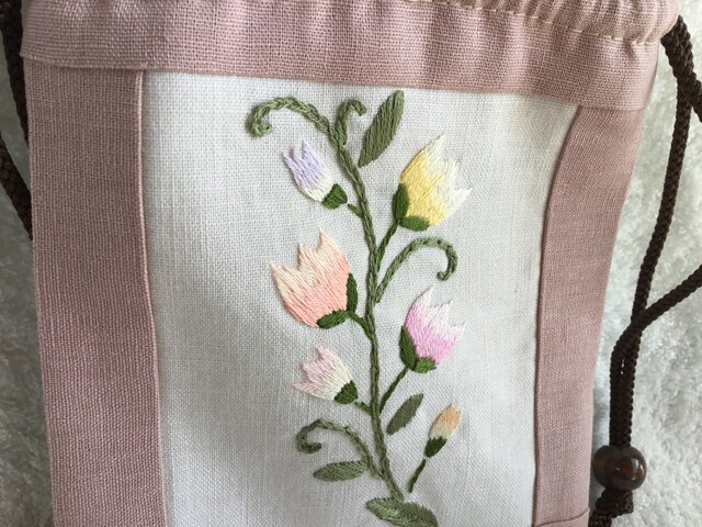 花刺繍の巾着・サーモンピンク | iichi 日々の暮らしを心地よくする