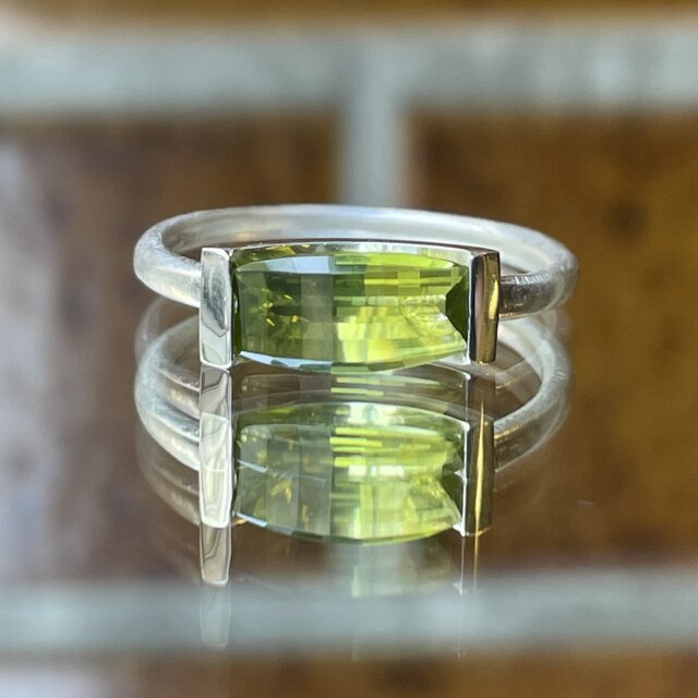 ペリドット　LSQ10×5　チェックカット　シルバーSV925リング