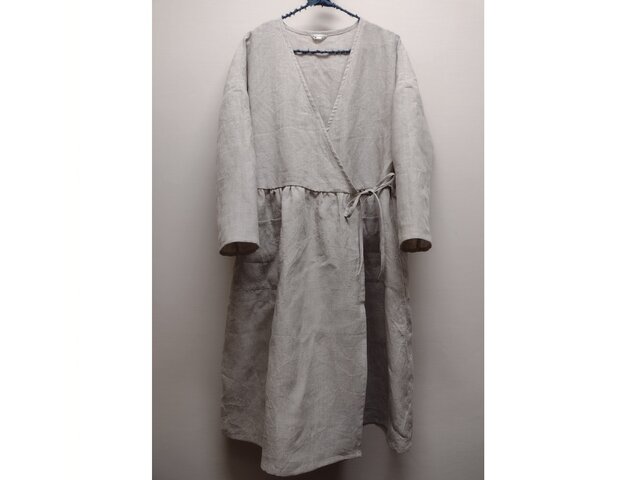美品　ワンピース　新品未使用 Sa-Rah カシュクール 長袖 プリーツ リネン カラーリネン◇カシュクールワンピース 長袖◇生成り◇M・Ⅼ・LL