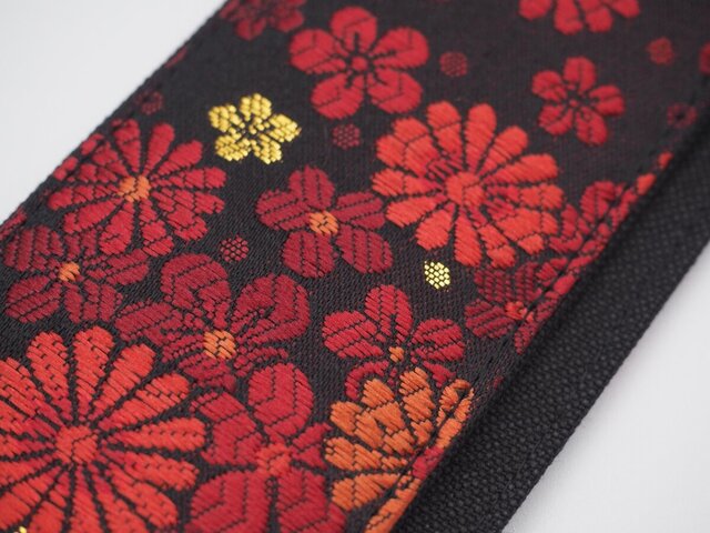 京都金襴＊赤の菊 帆布ギターストラップ | iichi 日々の暮らしを