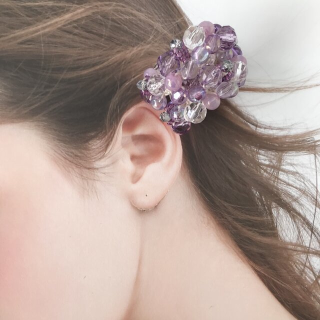 シュシュ  ヘアゴム  ビーズ  パープルピンク ラベンダー 色 の クロッシェ シュシュ ライトパープル 藤色 かぎ針