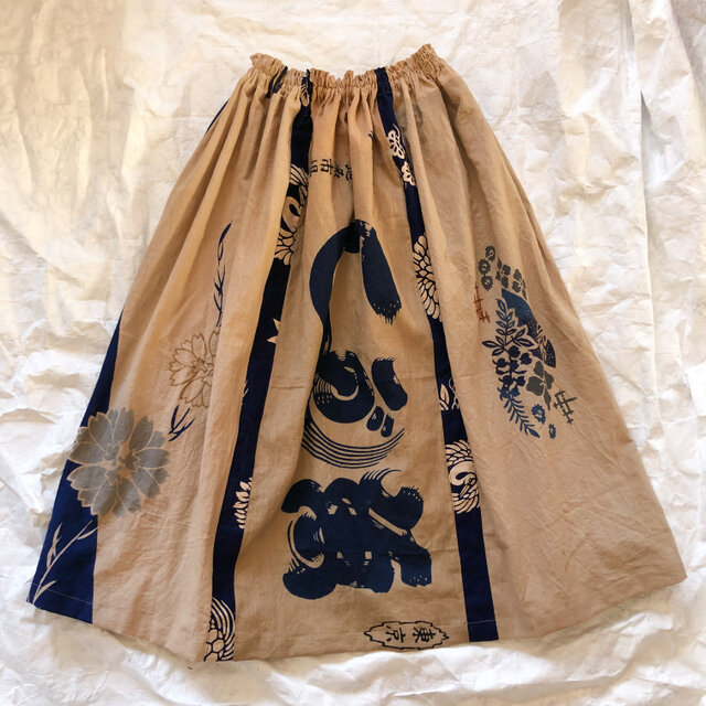13 柿渋染めで仕上げたレトロ手ぬぐいのギャザースカート - ロングスカート