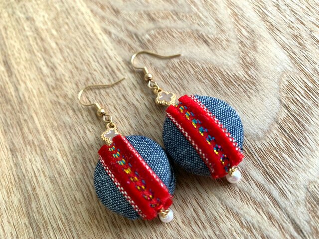 自然派デニム 太陽の森の妖精マカロンピアス／イヤリング | iichi 日々