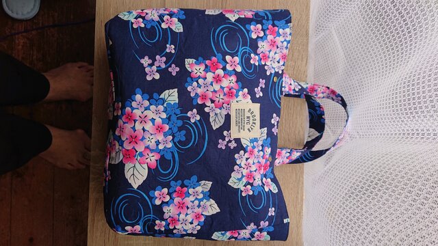 和柄のシンプルトート・通しまちのお出掛けトートバック『花・紫陽花