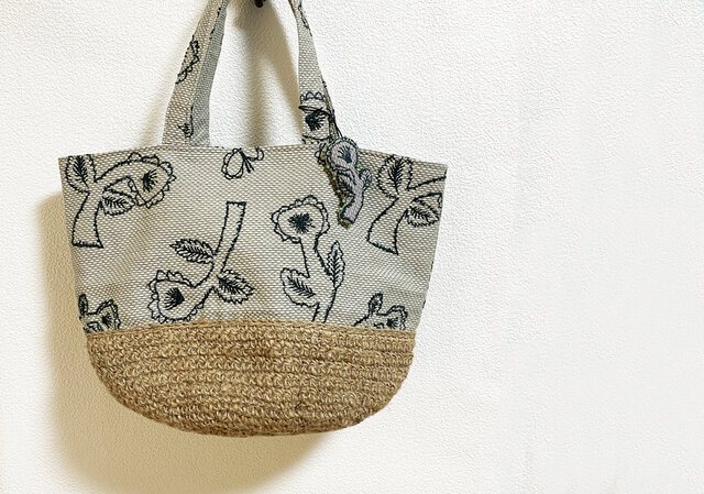 ユニークな模様と麻編み合わせかばん（ミナペルホネン生地） | iichi