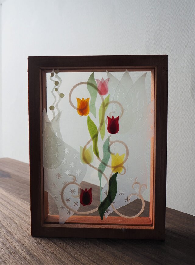光透ける切り絵＊チューリップ | iichi 日々の暮らしを心地よくする