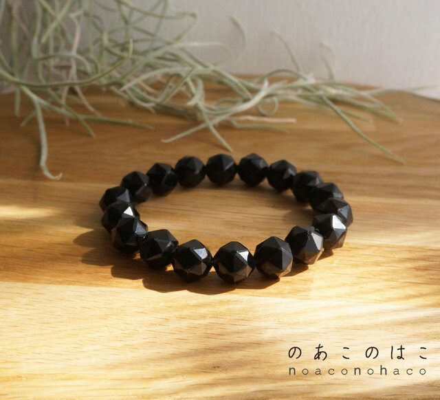 AMERI チベット産モリオン　ブレスレット& 勾玉　今だけ特価！！ AMERI チベット産モリオン ブレスレット& 勾玉 今だけ特価！！ AMERI