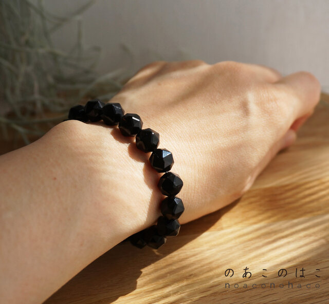 AMERI チベット産モリオン　ブレスレット& 勾玉　今だけ特価！！ AMERI チベット産モリオン ブレスレット& 勾玉 今だけ特価！！ AMERI