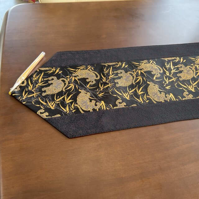 京都・西陣織の生地 和柄のテーブルランナー 敷物 ご購入の際に柄のご指定ください