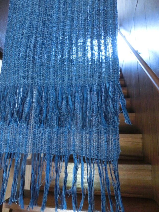糸を染めて織りました手織り　新作ハンドメイドストール　タペストリー　ウール　手染め糸ふわふわウール