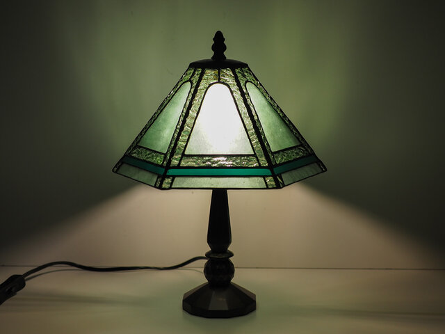 シンプルなランプ201・緑」ステンドグラス | iichi 日々の暮らしを 
