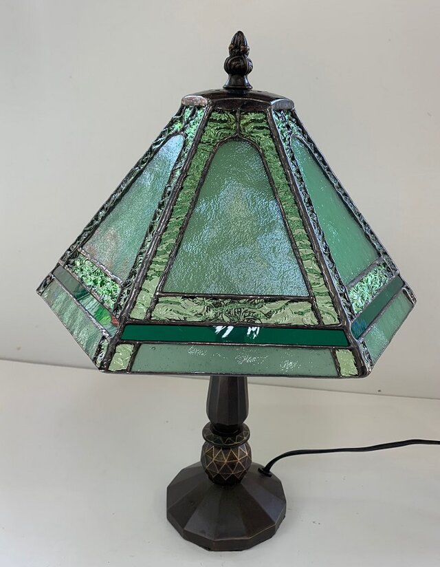 シンプルなランプ201・緑」ステンドグラス | iichi 日々の暮らしを 