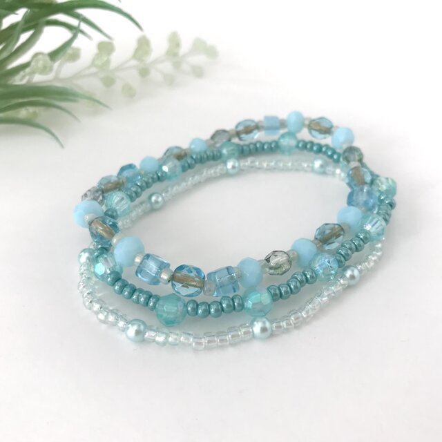 グラデーション 3連ゴムブレスレット　ペールブルー