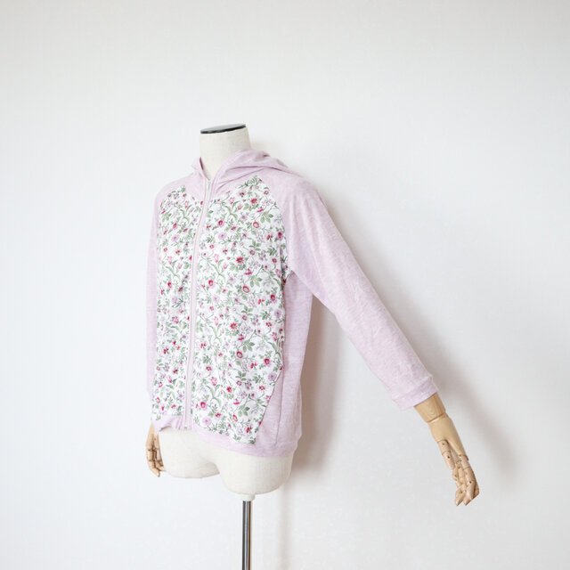 リバティ　　タイガーリリーと木漏れ日ニットのパーカー　