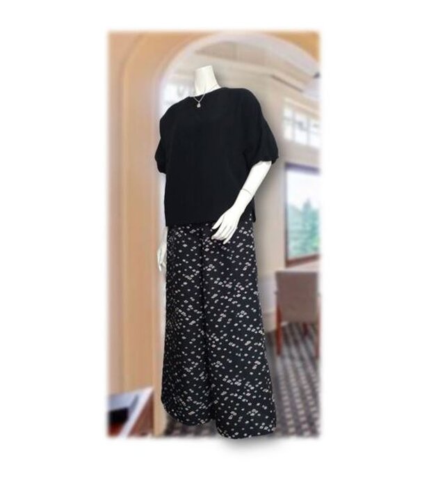 34　小花柄着物リメイクパンツのセットアップ（黒／小花）