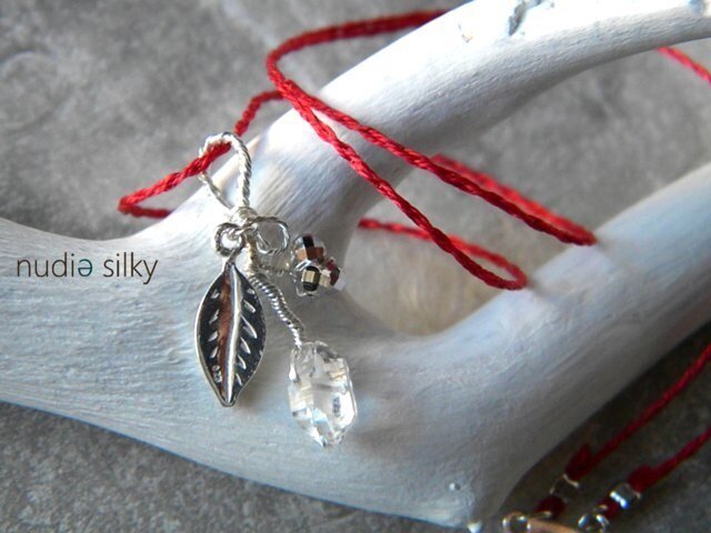 シルクネックレス「光の蕾」ダイヤモンドクリスタル&silverの画像1枚目