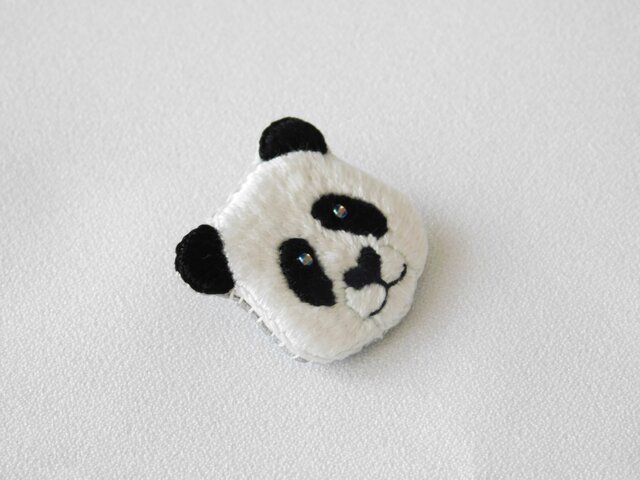 パンダ 刺繍ブローチ【受注製作】 | iichi 日々の暮らしを心地よくする