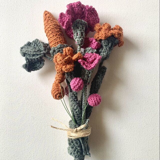 かぎ針編みの花束　ブーケ　スワッグ　編みぐるみ　あみぐるみ　かぎ針　ギフト　プレゼント　バースデー　記念日