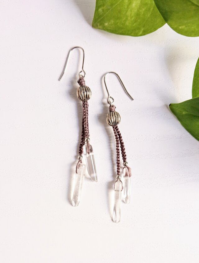 水晶とワックスコードのピアス Y-1449P | iichi 日々の暮らしを