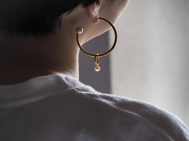 付け替え出来るパールチャームのフープピアス（片耳用）《送料無料