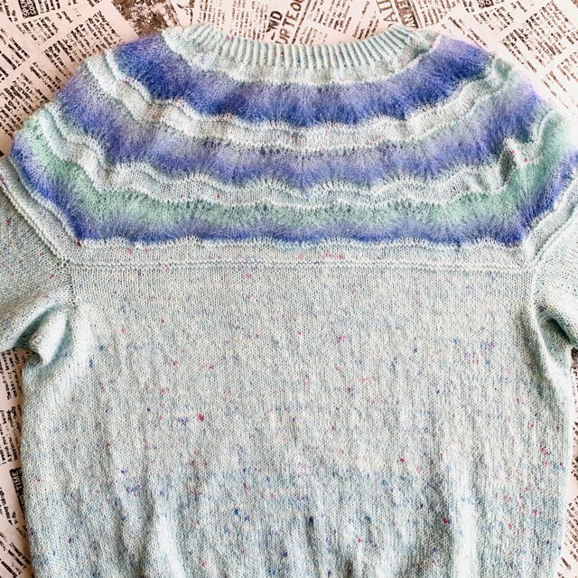 手編みモヘヤ丸ヨークセーター軽くて暖かいのが特徴 - ニット/セーター