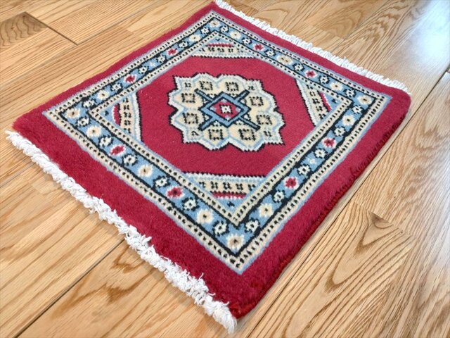 パキスタン絨毯 シングルノット ミニマット 約30cm角 手織り絨毯