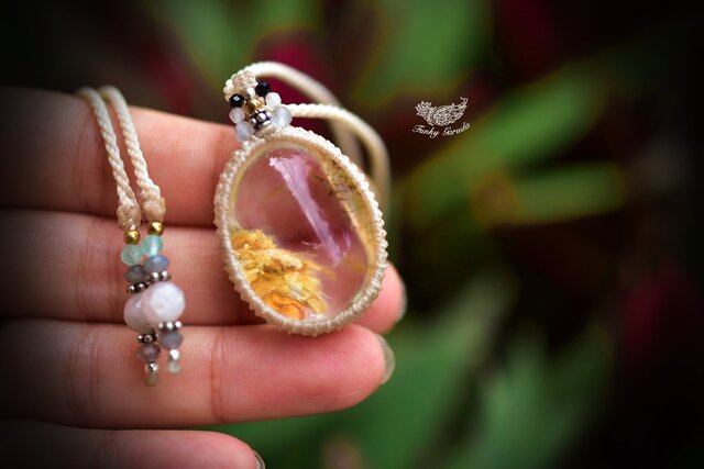 ＊揺らめくガーデンクオーツとマザーオブパールのマクラメネックレス＊ 揺らめくガーデンクオーツとマザーオブパールのマクラメネックレス