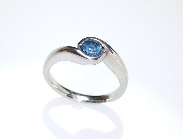 【新品未使用】PT900 ロンドンブルートパーズ　リング Pt900 ロンドンブルートパーズリング 0.56t | iichi 日々の暮らしを
