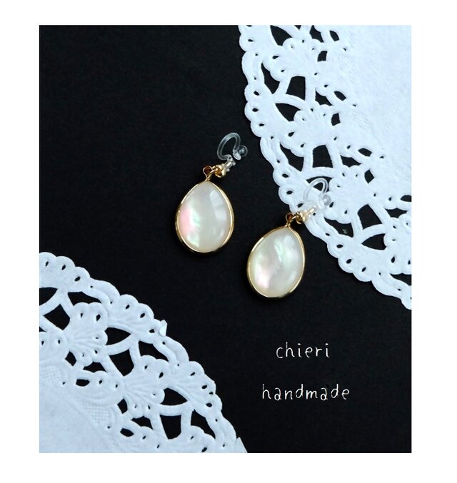 c229 JG185【シェル風チャーム】のノンホールピアス