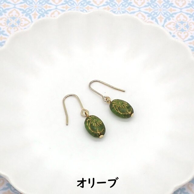 3色から選べる》オーバルビーズピアス／イヤリング | iichi 日々の