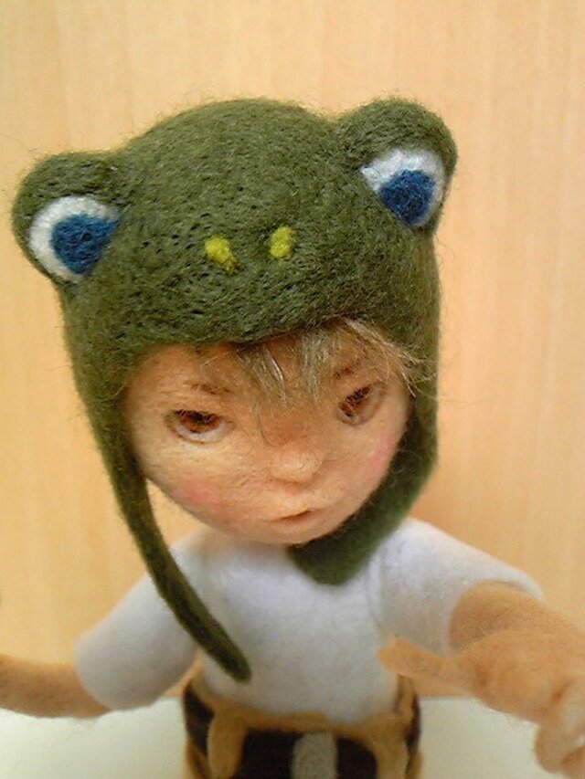 羊毛フェルト カエル帽子の男の子 Iichi ハンドメイド クラフト作品 手仕事品の通販