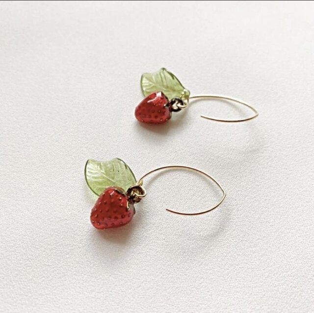 k14gf】ストロベリー もぎたて 苺 一粒 イチゴ ゆらゆら揺れるフック
