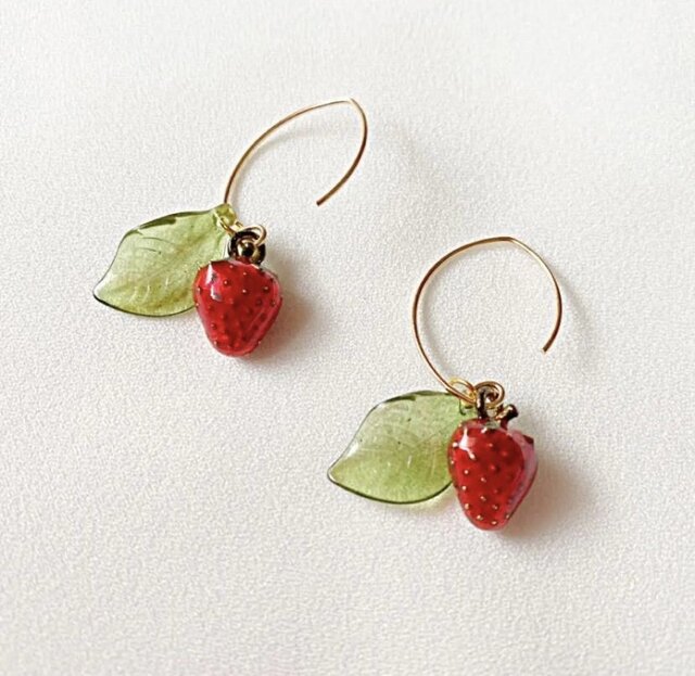 k14gf】ストロベリー もぎたて 苺 一粒 イチゴ ゆらゆら揺れるフック