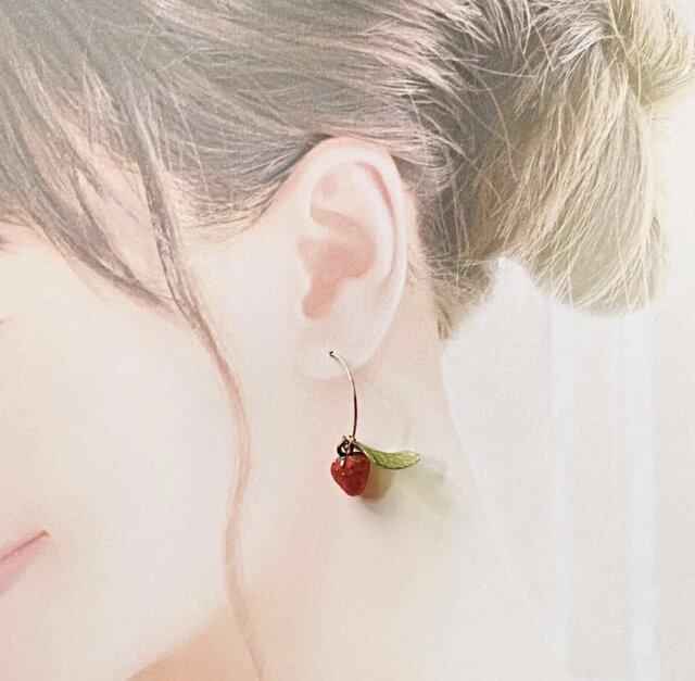 k14gf】ストロベリー もぎたて 苺 一粒 イチゴ ゆらゆら揺れるフック