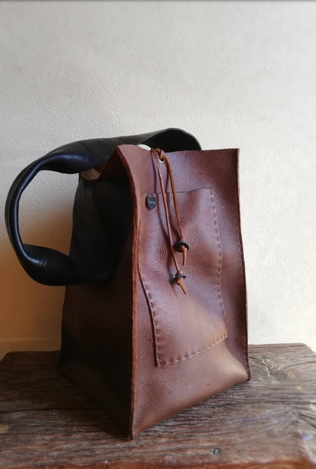 四角いバケツショルダー　ダークブラウン✗ブラック　kudu leather
