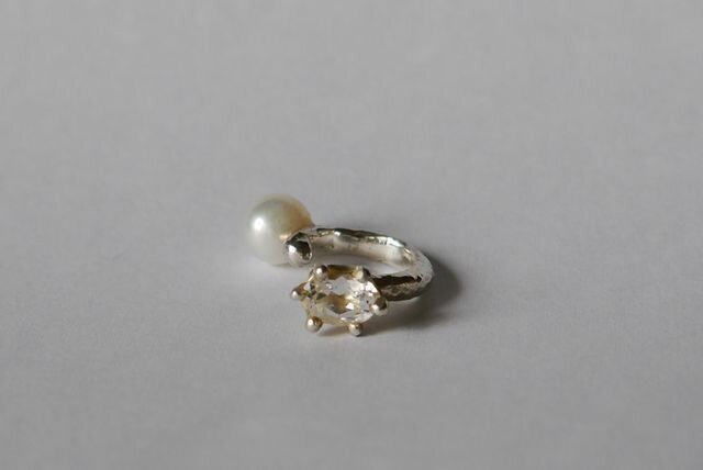 ear cuff(pearl*white topaz*sv)の画像1枚目