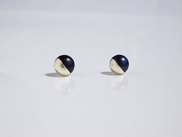 金箔パール[ピアス]ブラック＆シャンパンゴールド 6.5mm | 《選べる2色